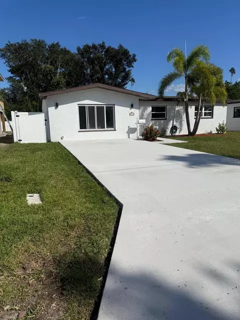 4119 Harrisburg St NE, Saint Petersburg, FL 33703
