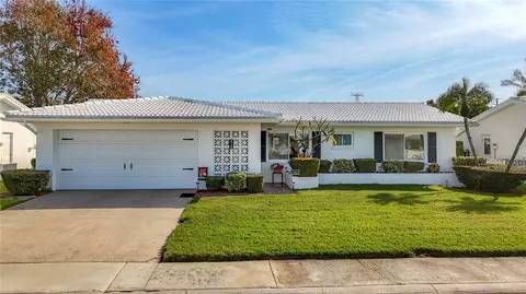 9729 36th Way N #4, Pinellas Park, FL 33782