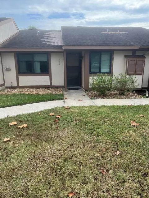 211 Corkwood Ln, Oldsmar, FL 34677