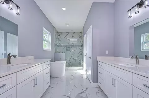 Bath - 5312 76th Ave N, Pinellas Park, FL 33781 photo 1 of 6