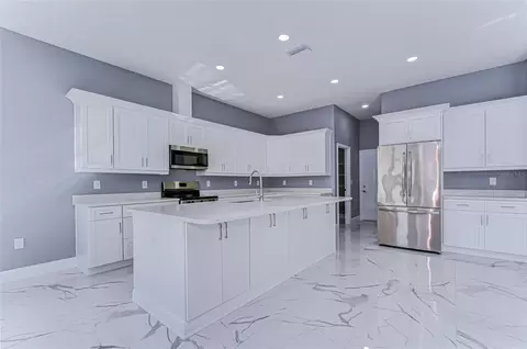Kitchen - 5312 76th Ave N, Pinellas Park, FL 33781 photo 3 of 8