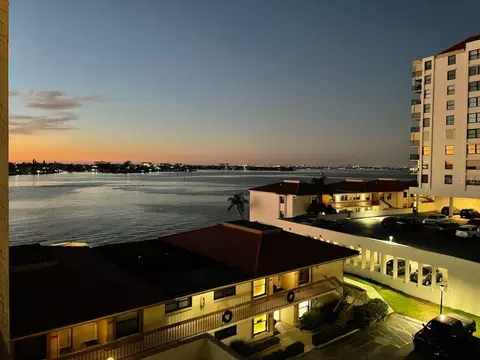 6279 Sun Blvd #503, Saint Petersburg, FL 33715
