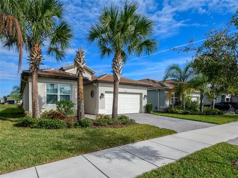 5122 Sierra Falls Ct, Wimauma, FL 33598