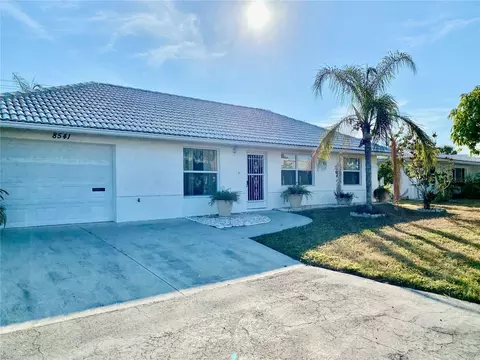 8541 Regency Ct, North Port, FL 34287