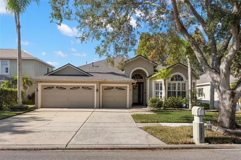 18952 Maisons Dr, Lutz, FL 33558