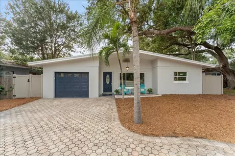 2444 Park St N, Saint Petersburg, FL 33710