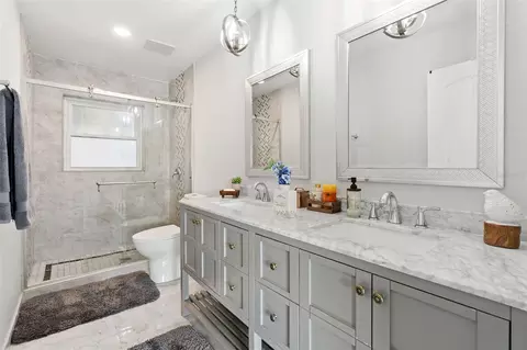 Bath - 2453 Roberta St, Largo, FL 33771 photo 3 of 3