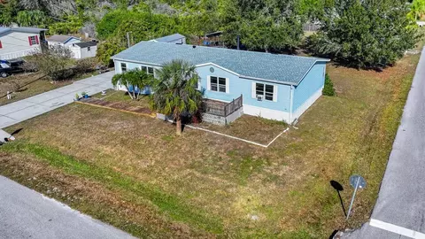 2201 Metro Dr, Ruskin, FL 33570
