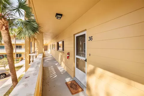2220 Spanish Dr #36, Clearwater, FL 33763