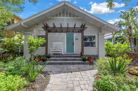 236 9th Ave NE, Saint Petersburg, FL 33701
