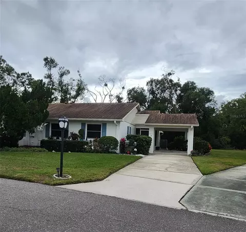511 Finsbury Cir #B, Sun City Center, FL 33573