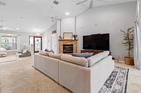 Living - 5301 Merrifield Ct, Spring Hill, FL 34608 photo 2 of 4