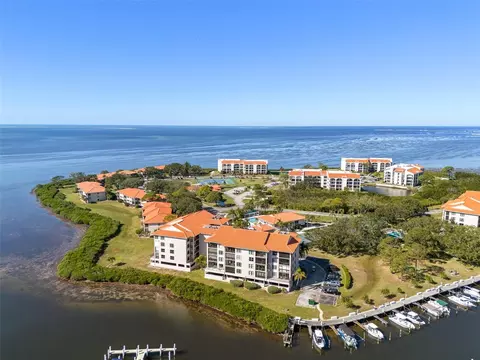 1810 Mariner Dr #308, Tarpon Springs, FL 34689
