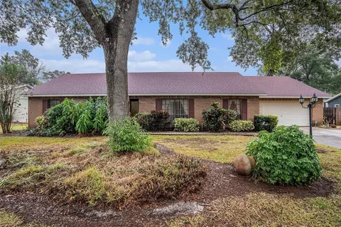 2110 Siloam Springs Dr, Dover, FL 33527