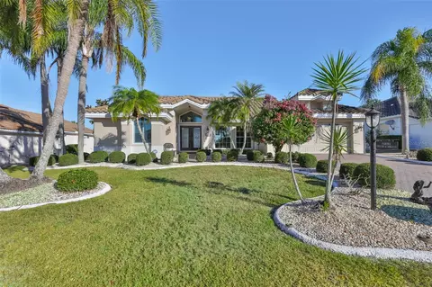 2203 Platinum Dr, Sun City Center, FL 33573