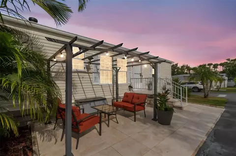 5800 29th Way N #23, Saint Petersburg, FL 33714