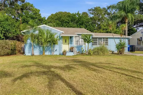 1249 Essex Dr N, Saint Petersburg, FL 33710