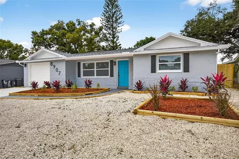 8907 Farmington Ln, Port Richey, FL 34668