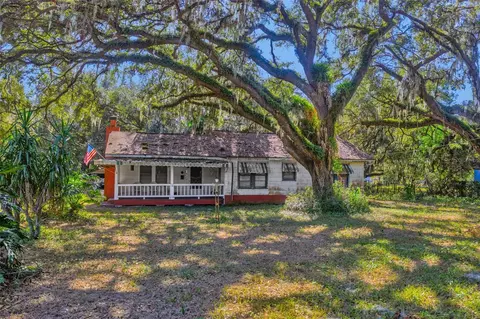 9580 Mcintosh Rd, Dover, FL 33527