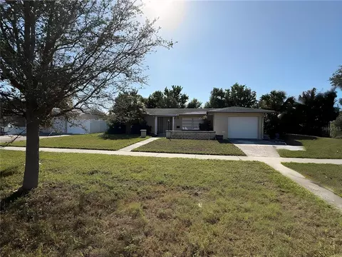 6160 30th Ave N, Saint Petersburg, FL 33710