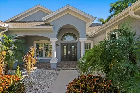 1220 Royal Palm Dr S, Gulfport, FL 33707