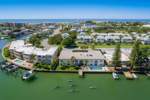 11655 3rd St E #3, Treasure Island, FL 33706