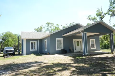7040 Lumberton Rd, Zephyrhills, FL 33540