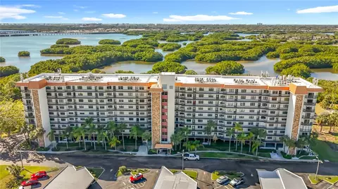 5400 Park St N #607, Saint Petersburg, FL 33709
