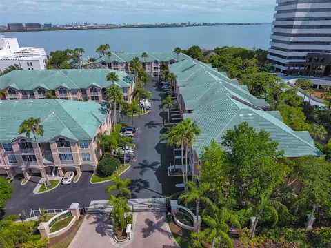 2305 Bay Club Cir #2305, Tampa, FL 33607