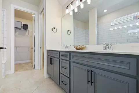 Entry Way - 12945 Brookside Moss Dr, Riverview, FL 33579 photo 3 of 4