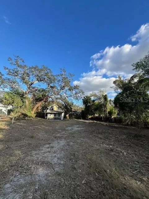 8211 N 14th St, Tampa, FL 33604