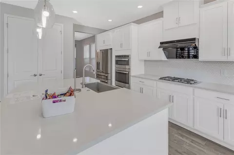 Kitchen - 10551 Tranquil Meadow Loop, Riverview, FL 33569 photo 2 of 7