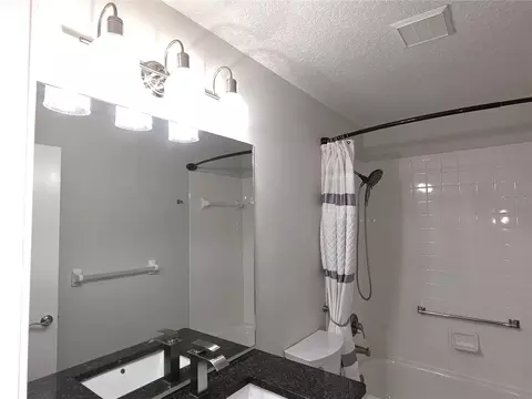 Bath - 2113 Springmeadow Dr, Spring Hill, FL 34606 photo 4 of 5