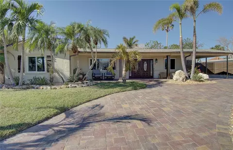 707 Pruitt Dr, Madeira Beach, FL 33708