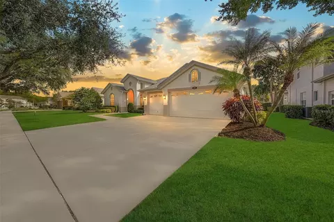 2112 Climbing Ivy Dr, Tampa, FL 33618