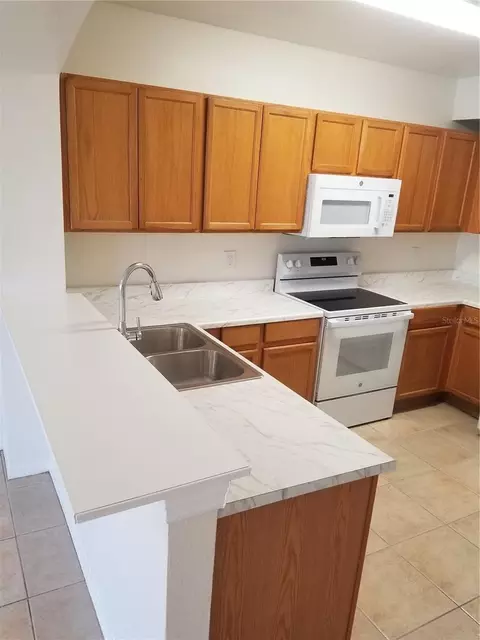 Kitchen - 6116 Olivedale Dr, Riverview, FL 33578 photo 2 of 4