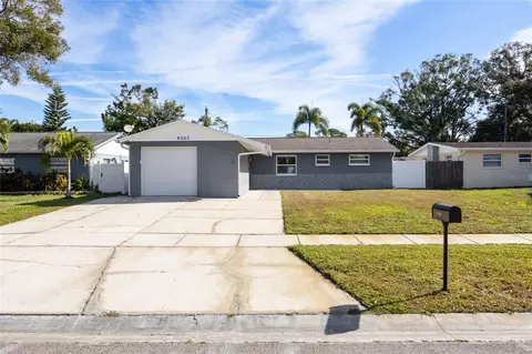 9203 51st St N, Pinellas Park, FL 33782