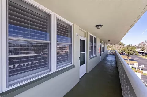 4890 Bay St NE #330, Saint Petersburg, FL 33703