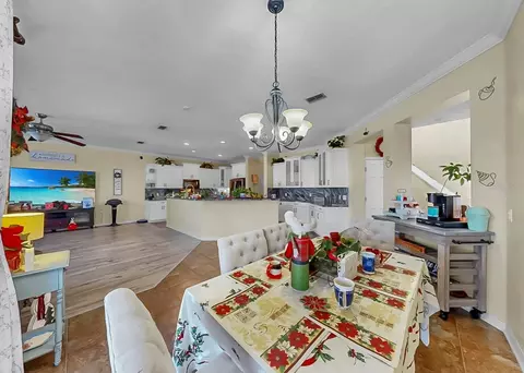 Dining - 5457 Sandy Shell Dr, Apollo Beach, FL 33572 photo 1 of 2