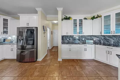 Kitchen - 5457 Sandy Shell Dr, Apollo Beach, FL 33572 photo 9 of 9