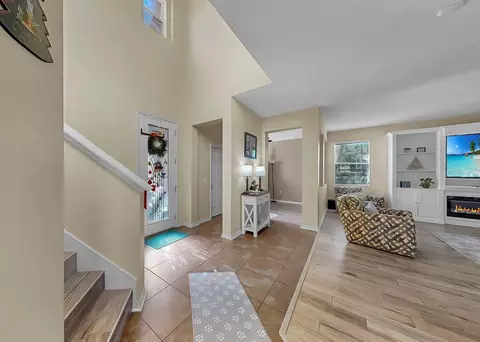 Entry Way - 5457 Sandy Shell Dr, Apollo Beach, FL 33572 photo 1 of 4