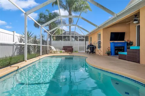 Exterior - 12308 Adventure Dr, Riverview, FL 33579 photo 5 of 15