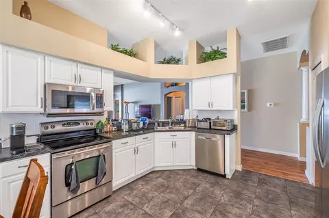 Kitchen - 12308 Adventure Dr, Riverview, FL 33579 photo 5 of 7