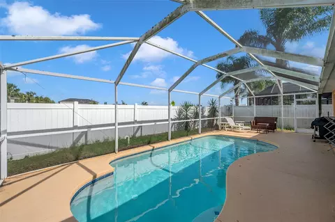 Exterior - 12308 Adventure Dr, Riverview, FL 33579 photo 10 of 15