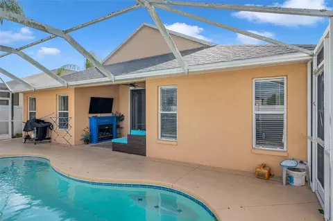 Exterior - 12308 Adventure Dr, Riverview, FL 33579 photo 4 of 15