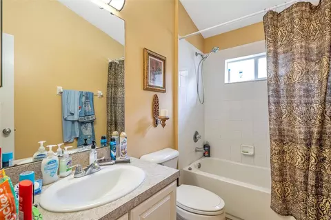 Bath - 12308 Adventure Dr, Riverview, FL 33579 photo 4 of 4