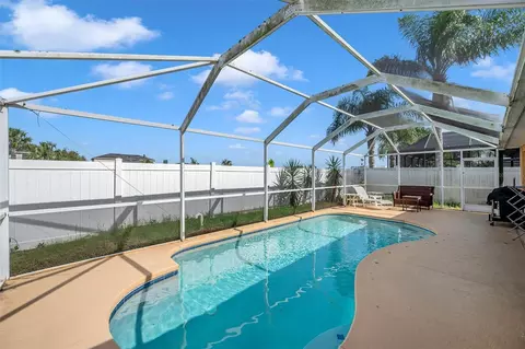 Exterior - 12308 Adventure Dr, Riverview, FL 33579 photo 6 of 15