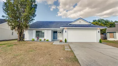 2074 Shadow Pine Dr, Brandon, FL 33511