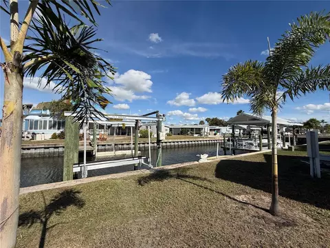 134 W Saint Annes Cir, Apollo Beach, FL 33572