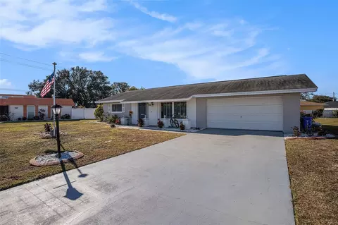 704 Brannen Cir, Sun City Center, FL 33573
